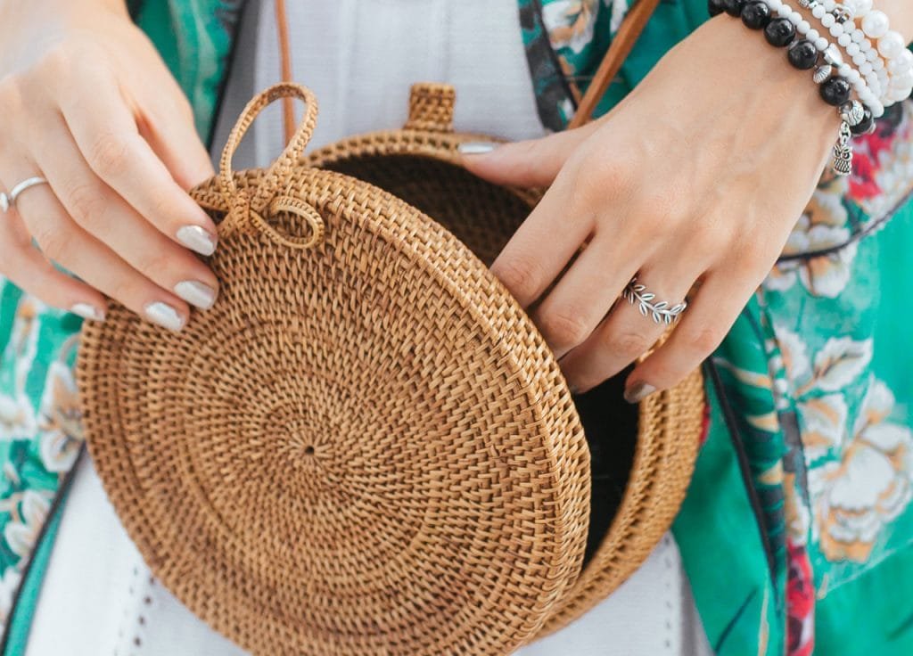 What To Wear With A Brown Purse